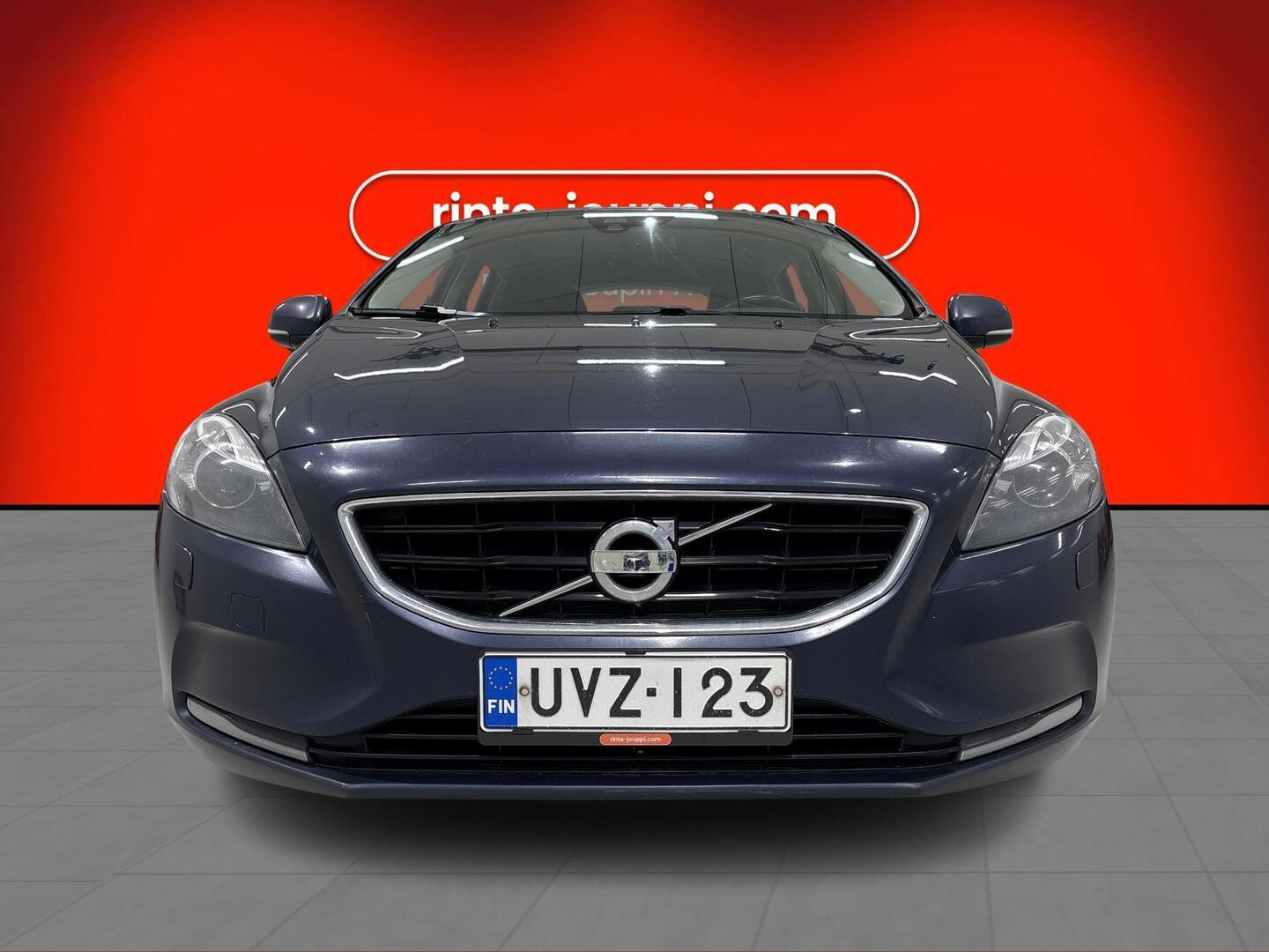 VOLVO V40 2013