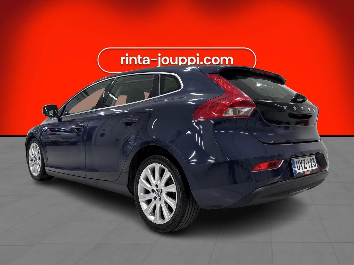 VOLVO V40 2013