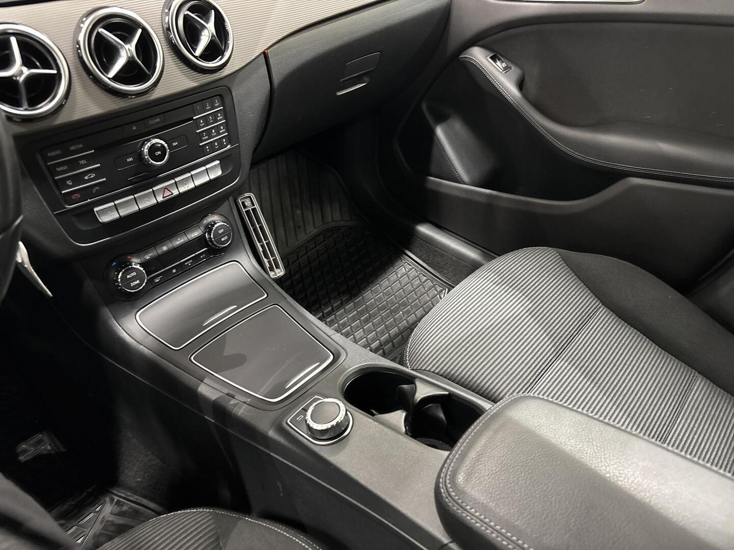 MERCEDES-BENZ B 2015