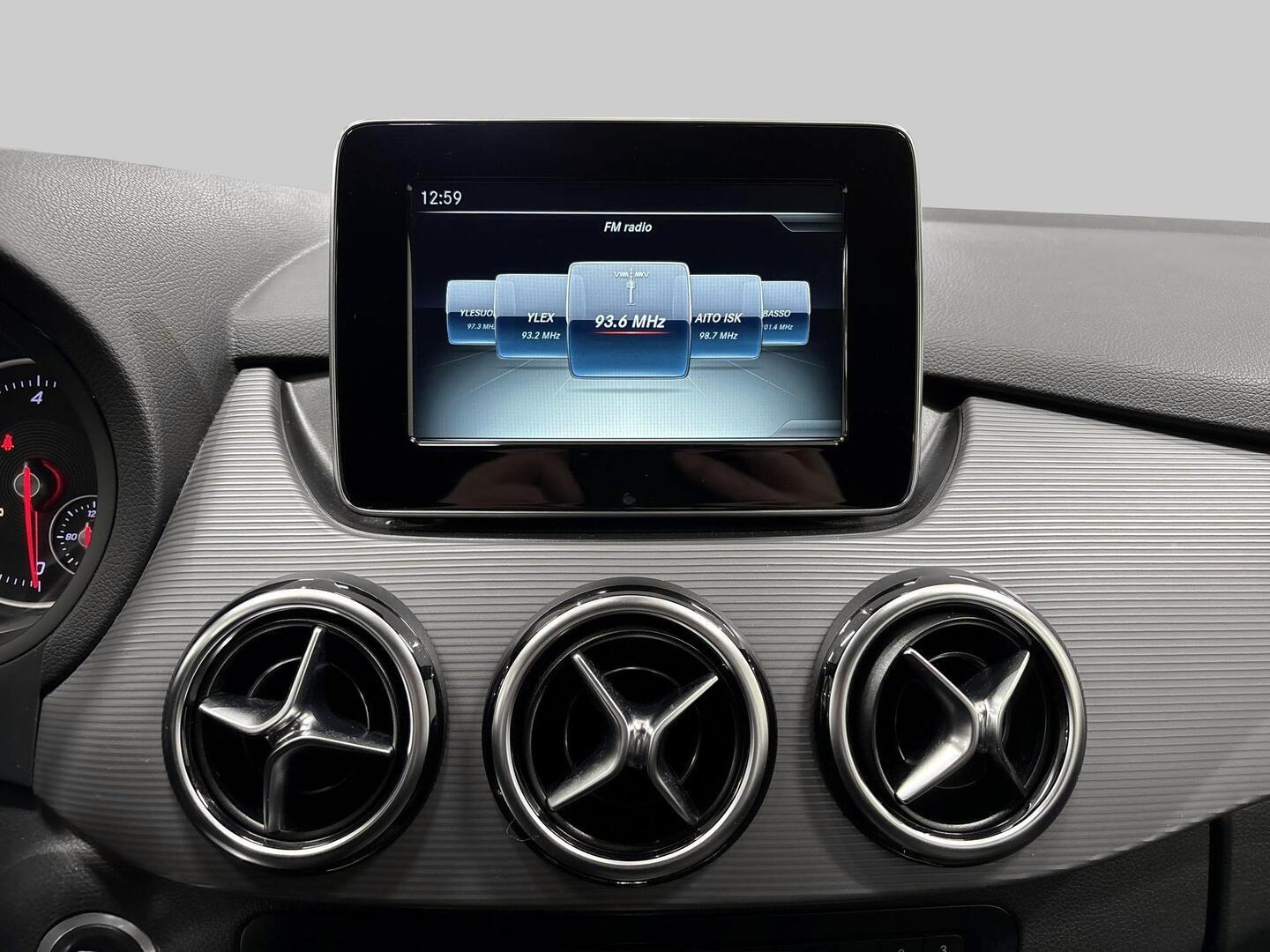 MERCEDES-BENZ B 2015