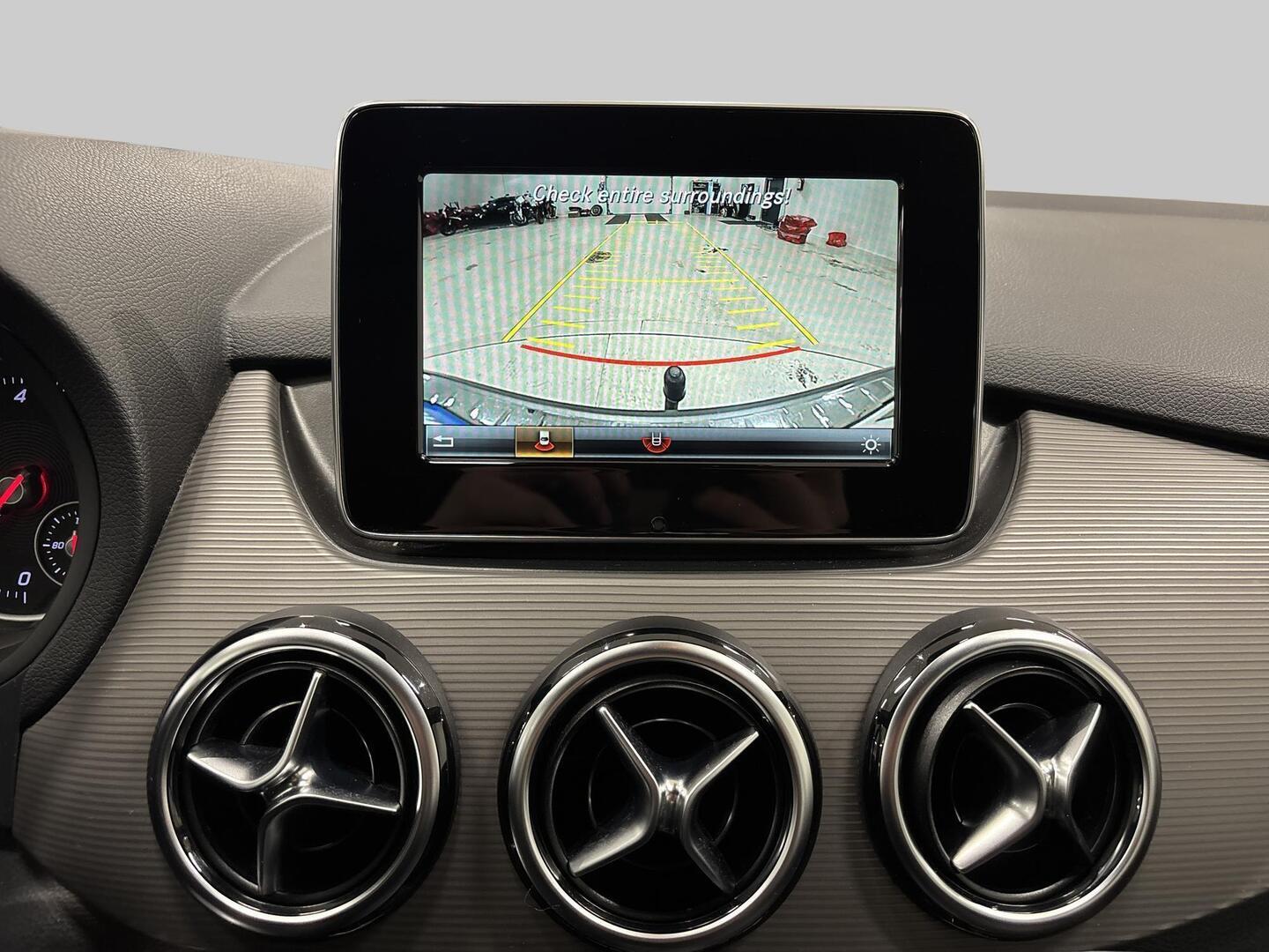 MERCEDES-BENZ B 2015