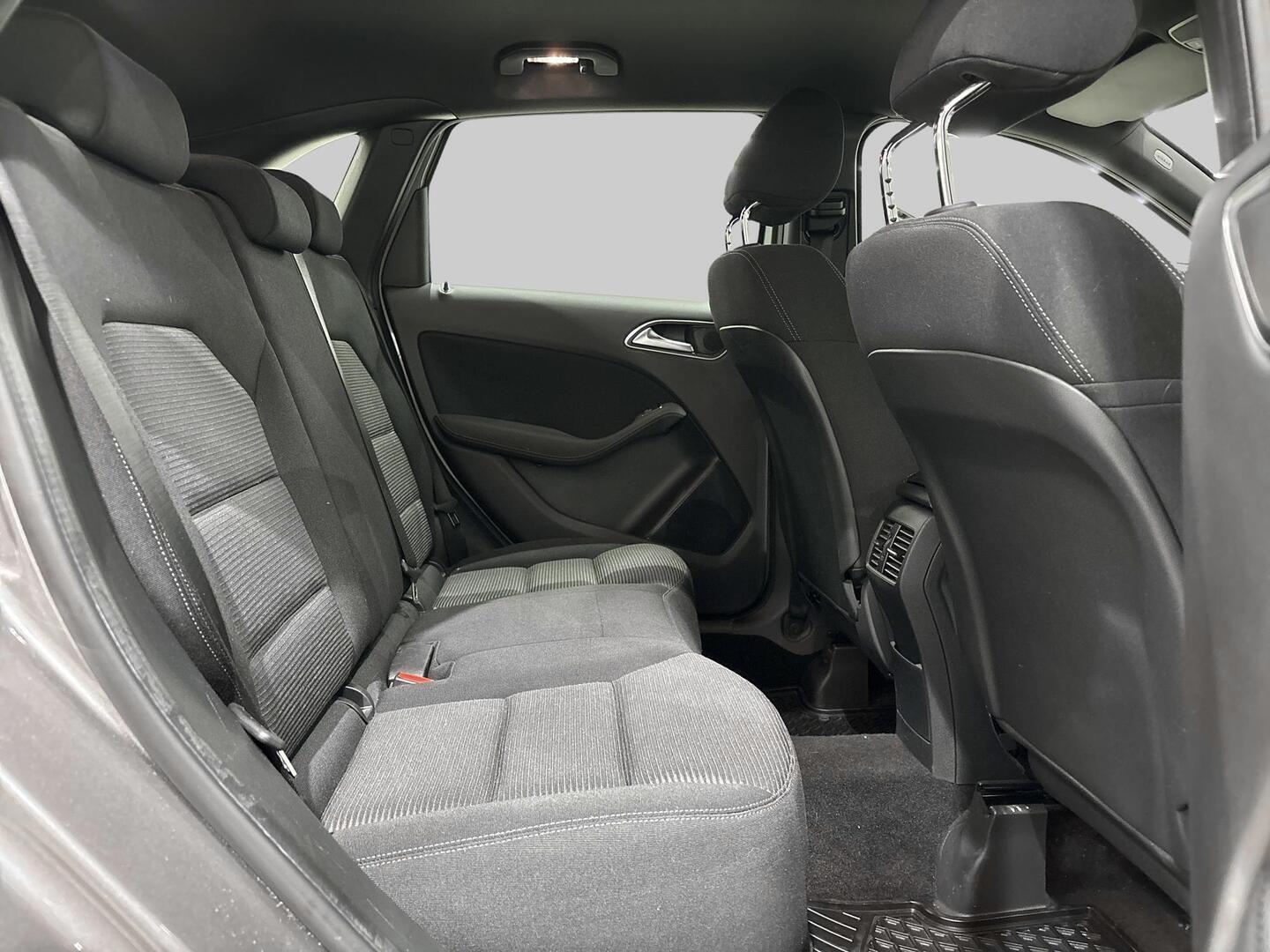 MERCEDES-BENZ B 2015