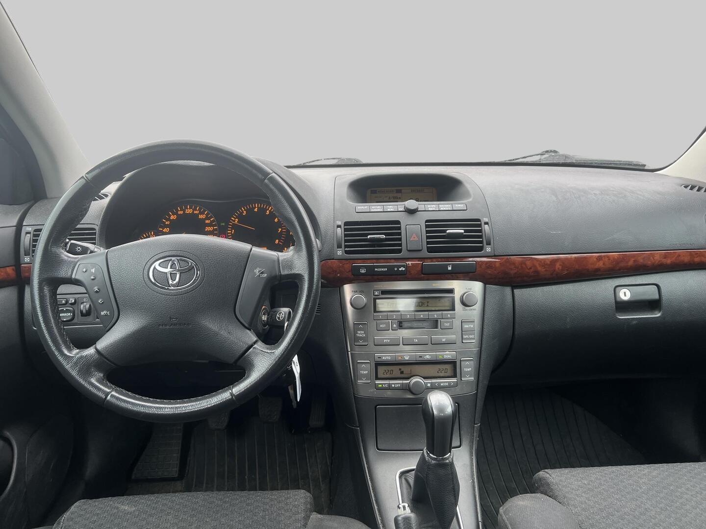 TOYOTA Avensis 2006