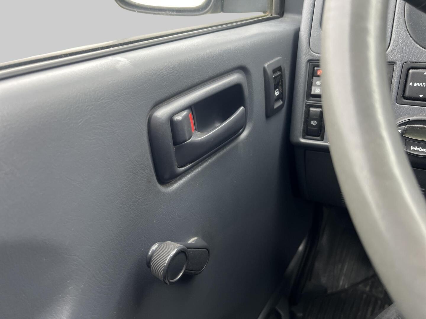 TOYOTA Hiace 2006