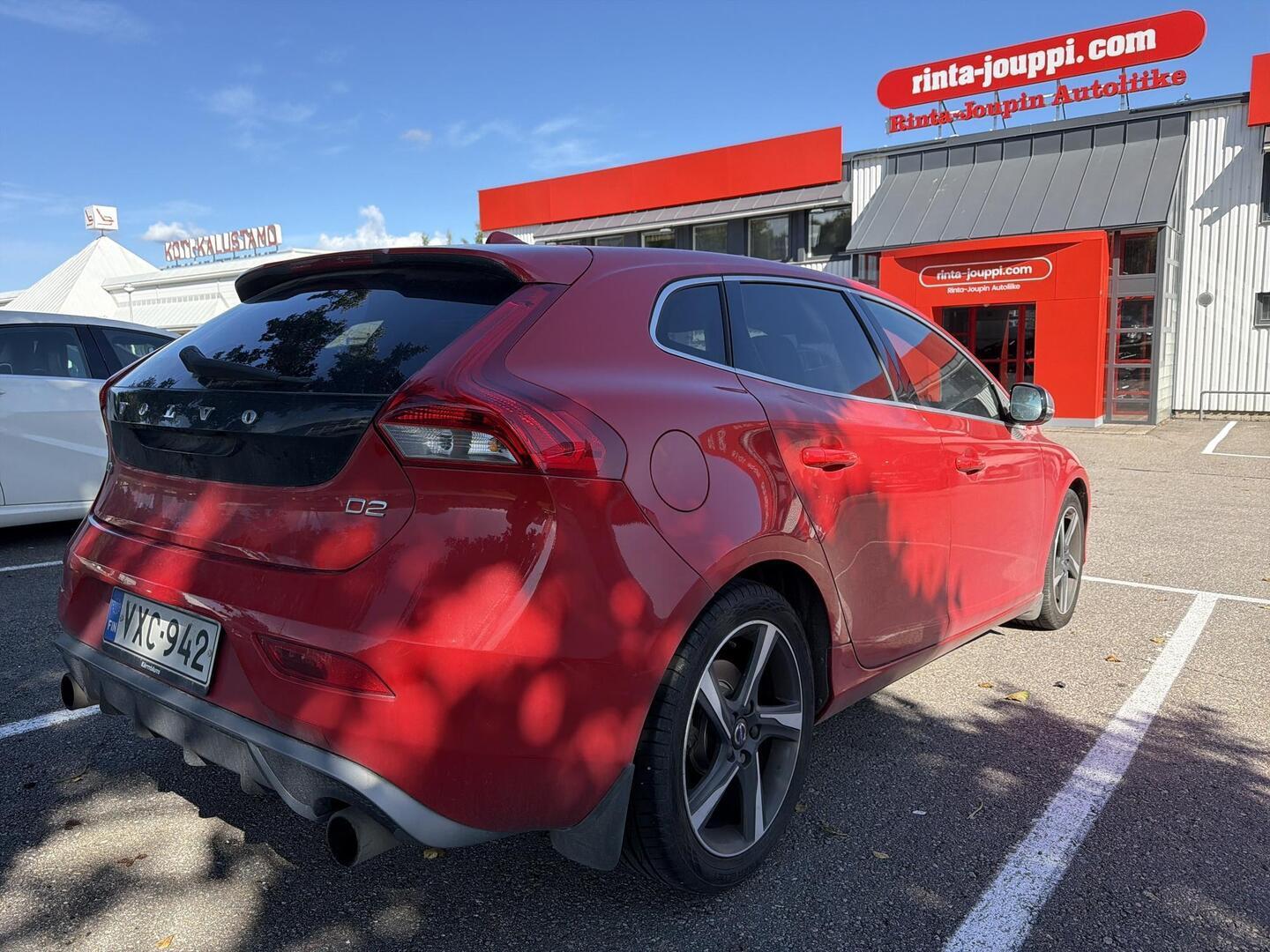 VOLVO V40 2014