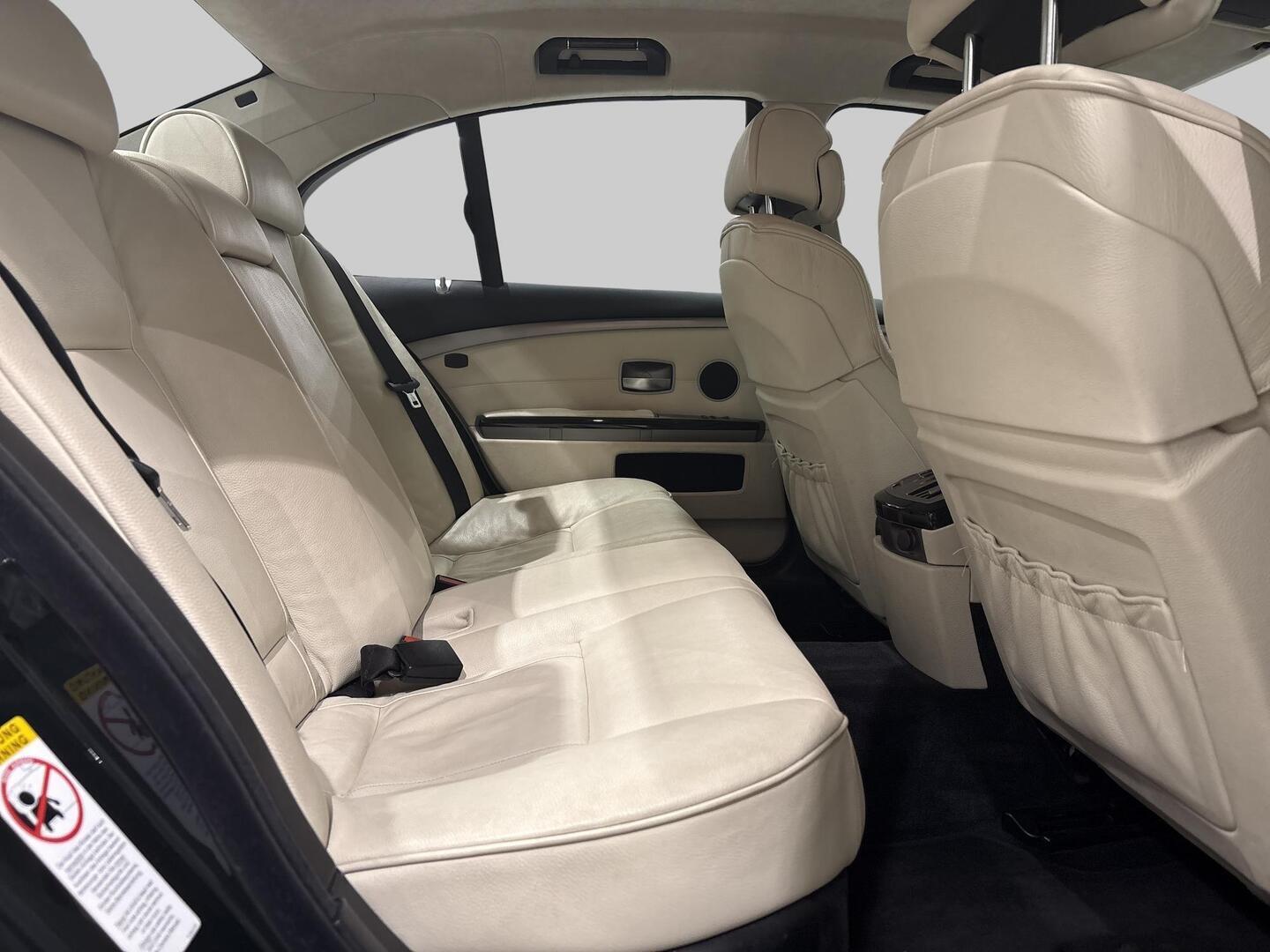 BMW 740 2006