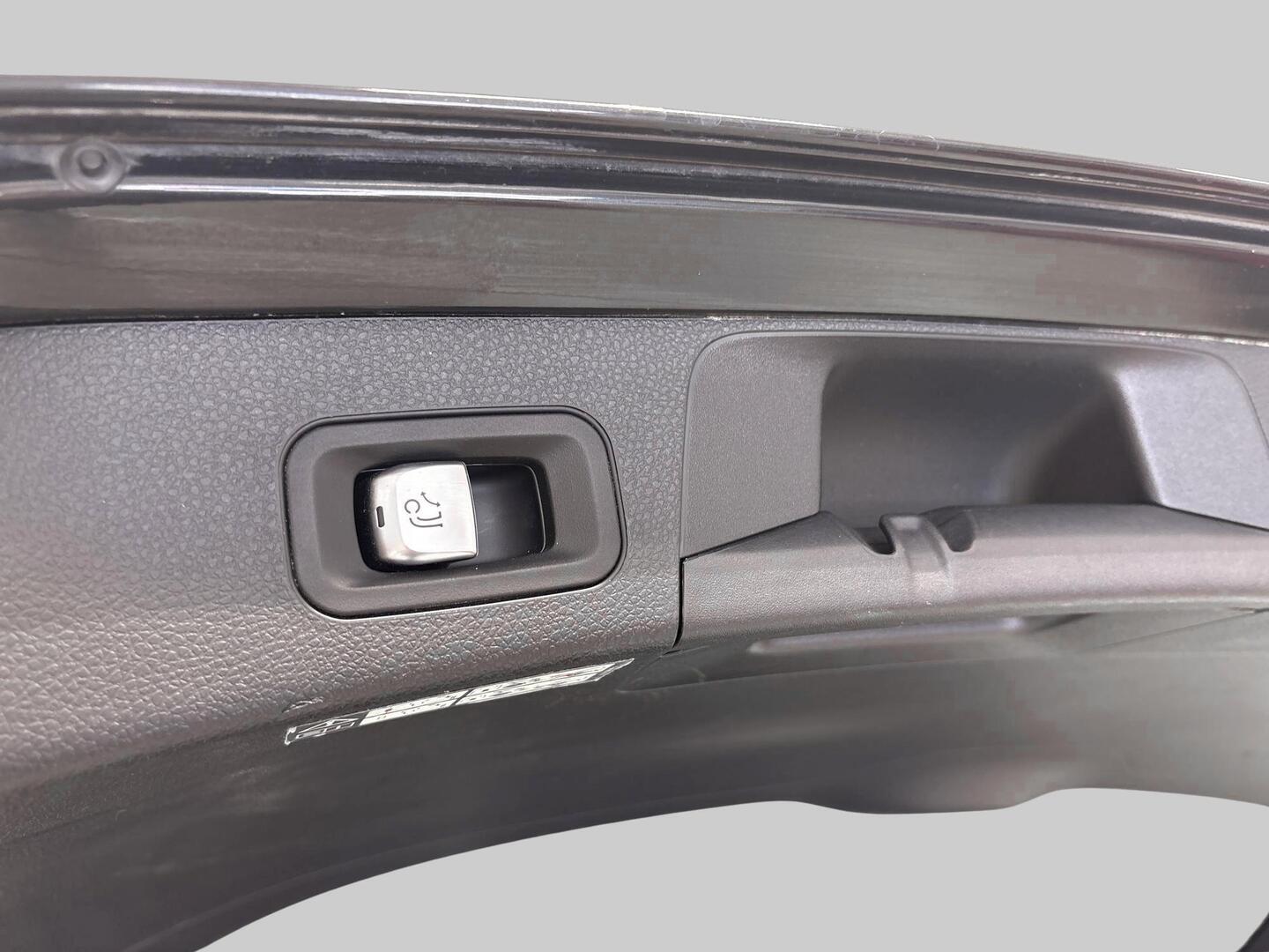 MERCEDES-BENZ C 2016