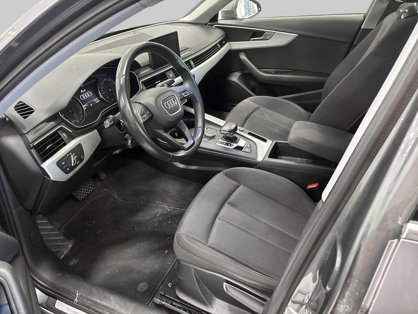 AUDI A4 2018