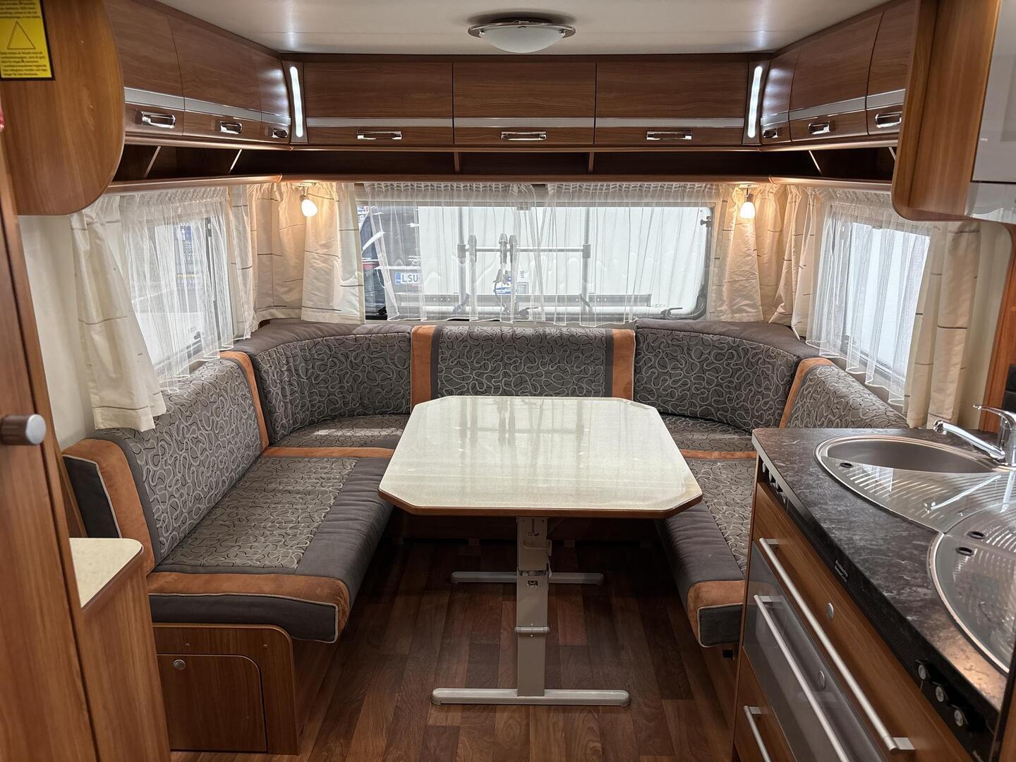 DETHLEFFS NOMAD 2011