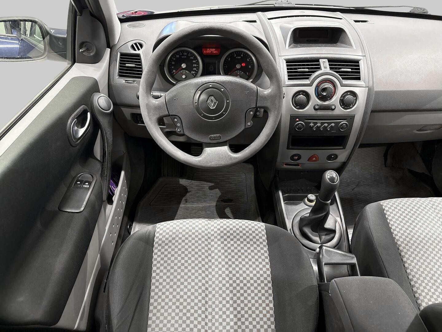 RENAULT Megane 2004