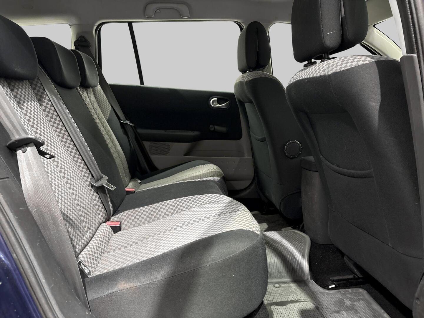 RENAULT Megane 2004