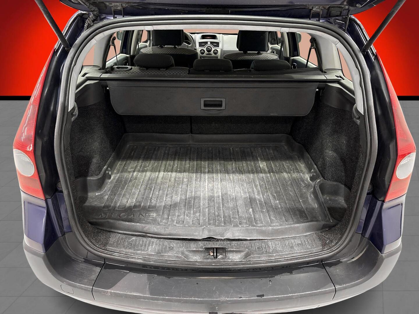 RENAULT Megane 2004