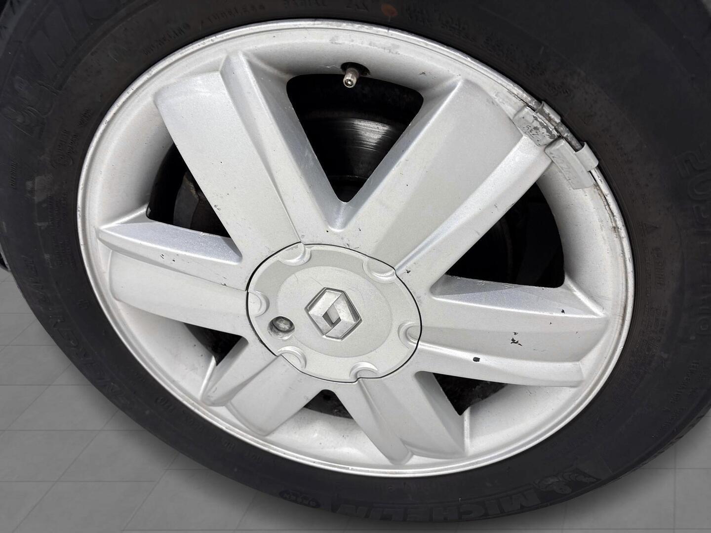RENAULT Megane 2004