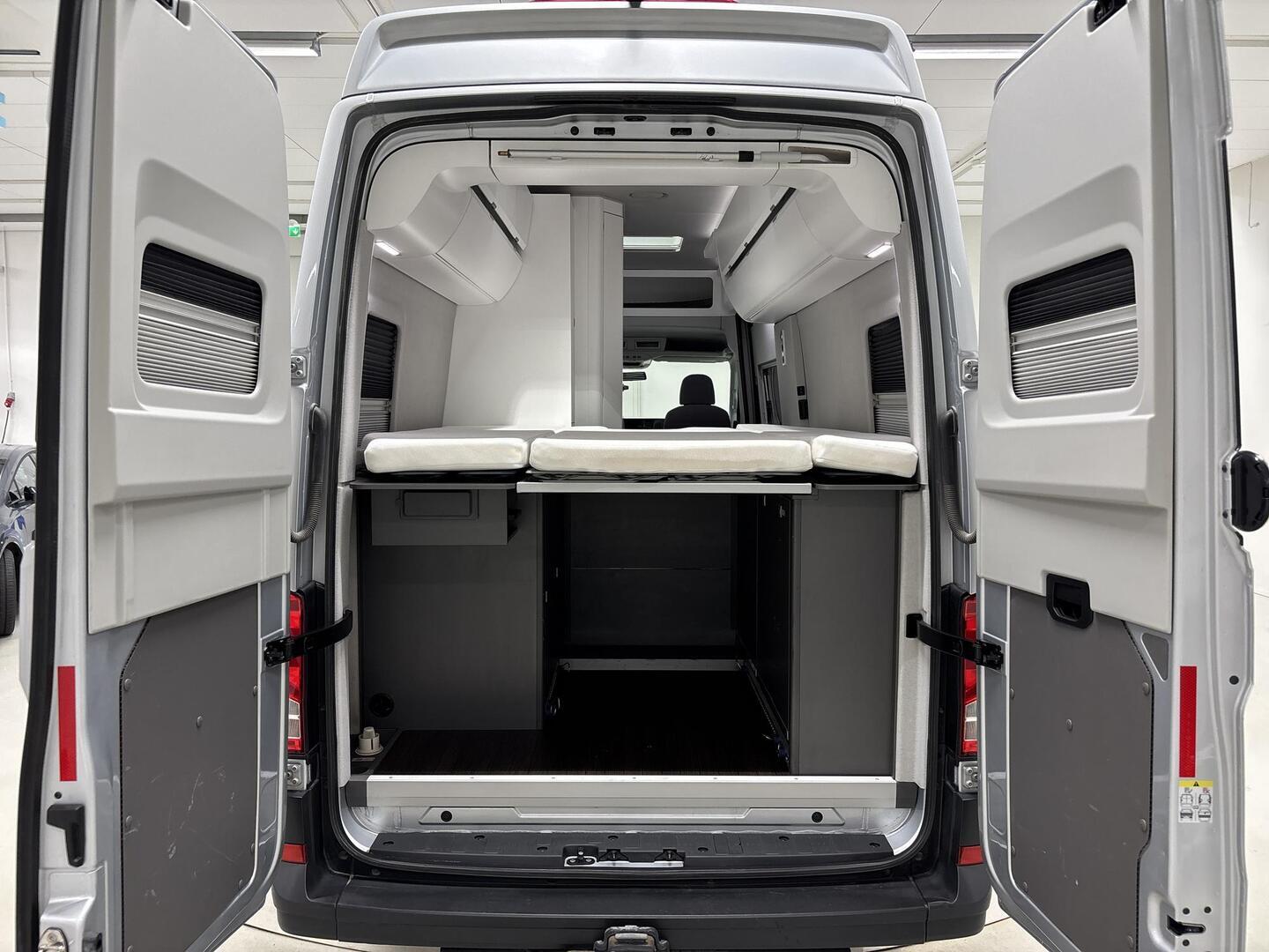 VOLKSWAGEN GRAND CALIFORNIA 680 2020