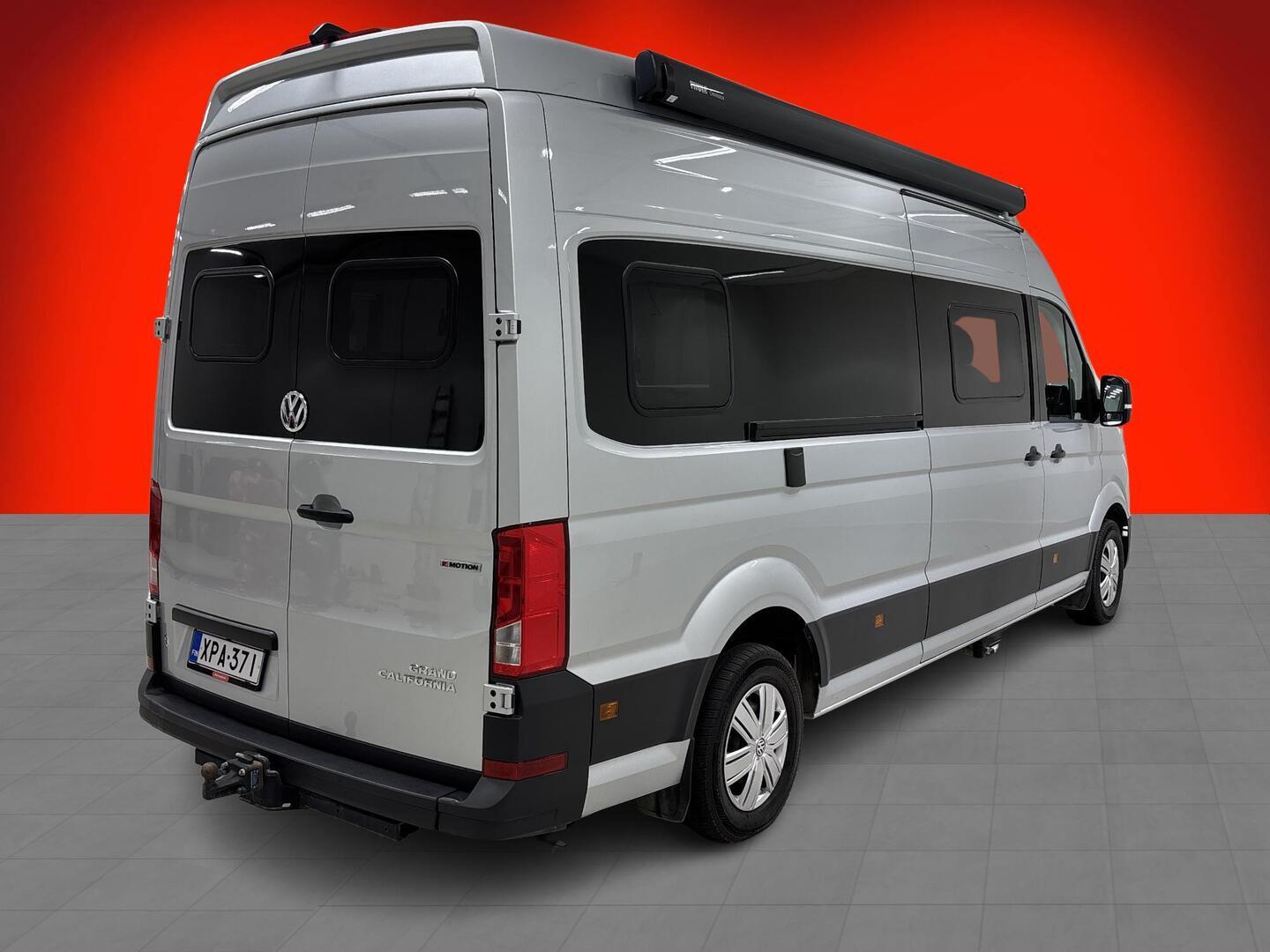 VOLKSWAGEN GRAND CALIFORNIA 680 2020