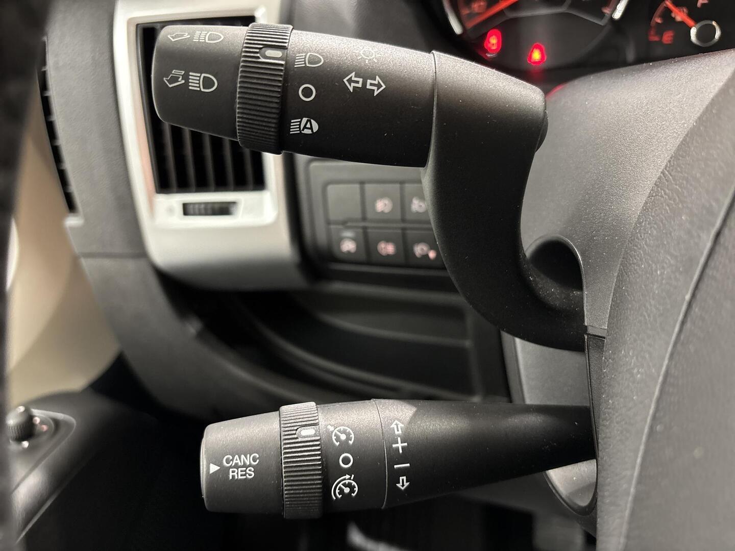 ROADCAR VAN R 640 2024