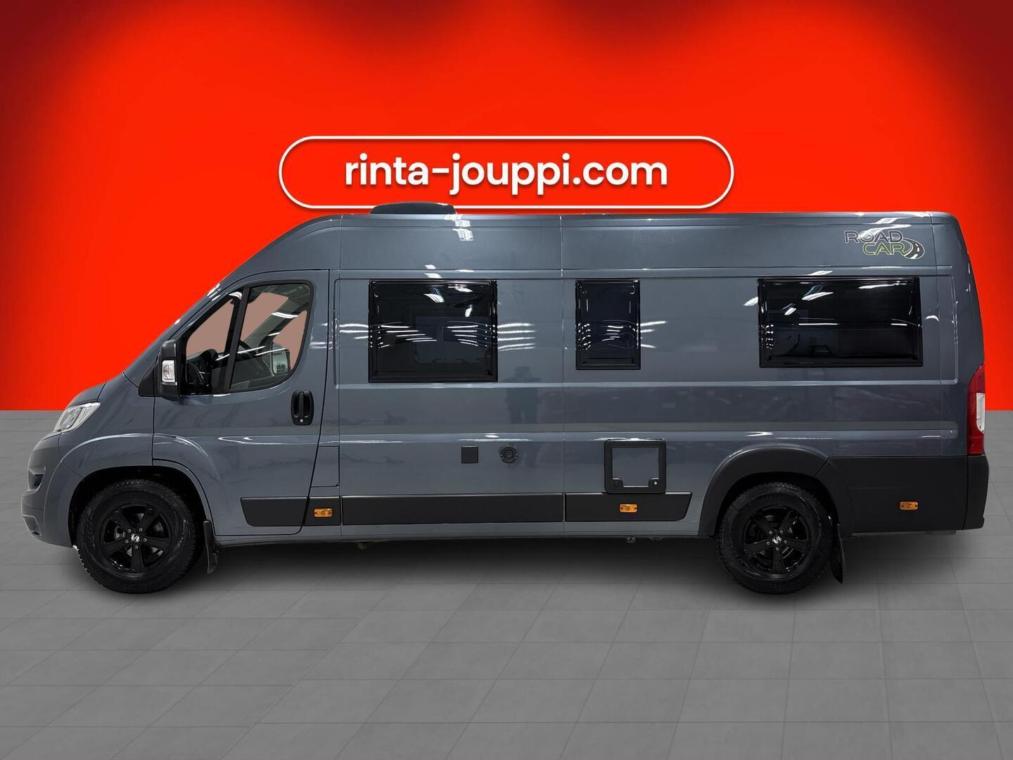 ROADCAR VAN R 640 2024