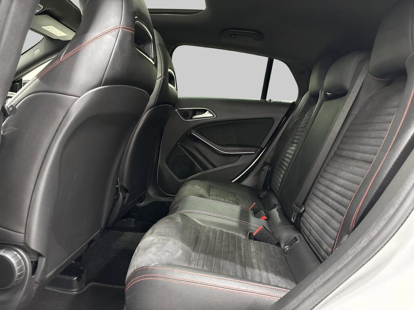 MERCEDES-BENZ CLA 2017