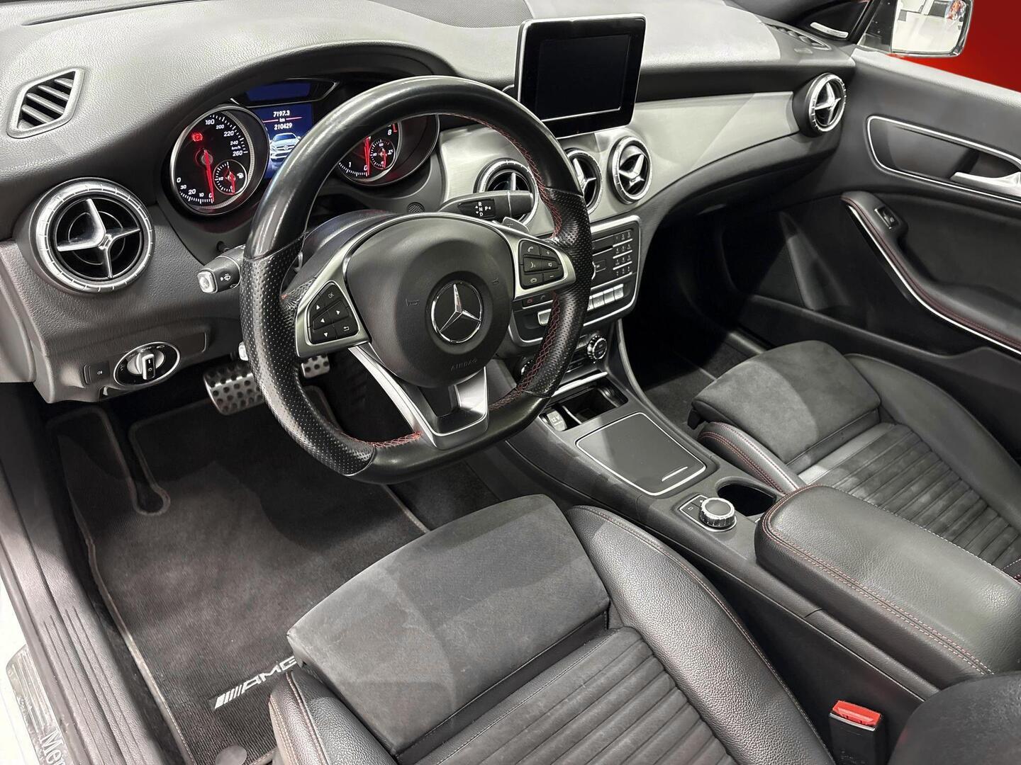 MERCEDES-BENZ CLA 2017