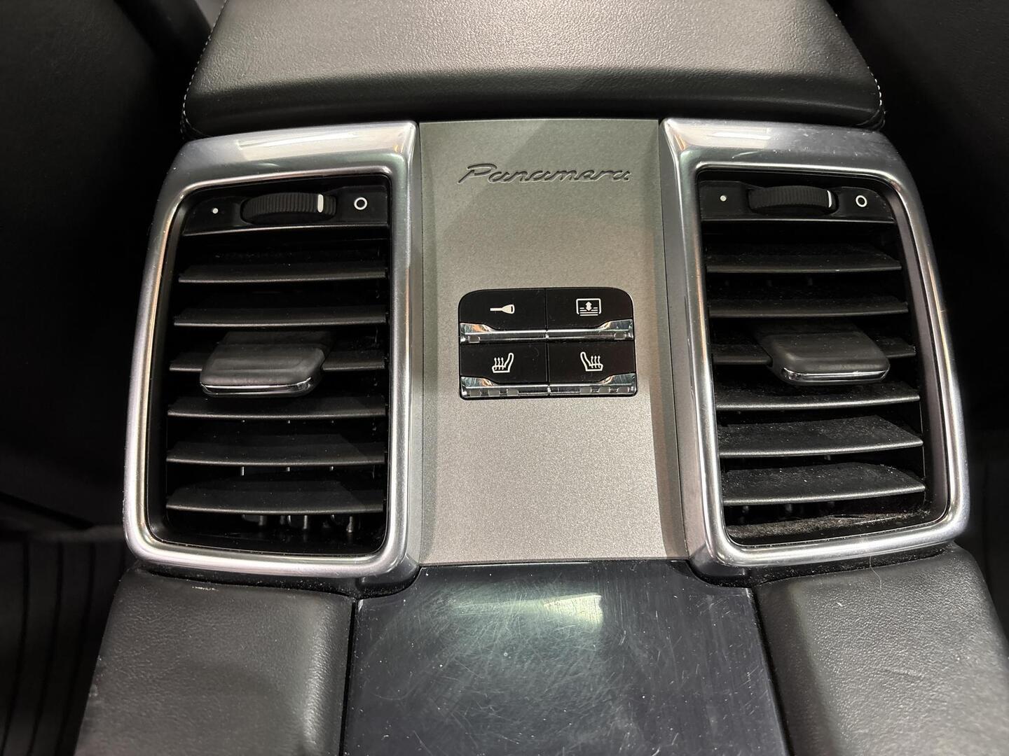 PORSCHE Panamera 2010