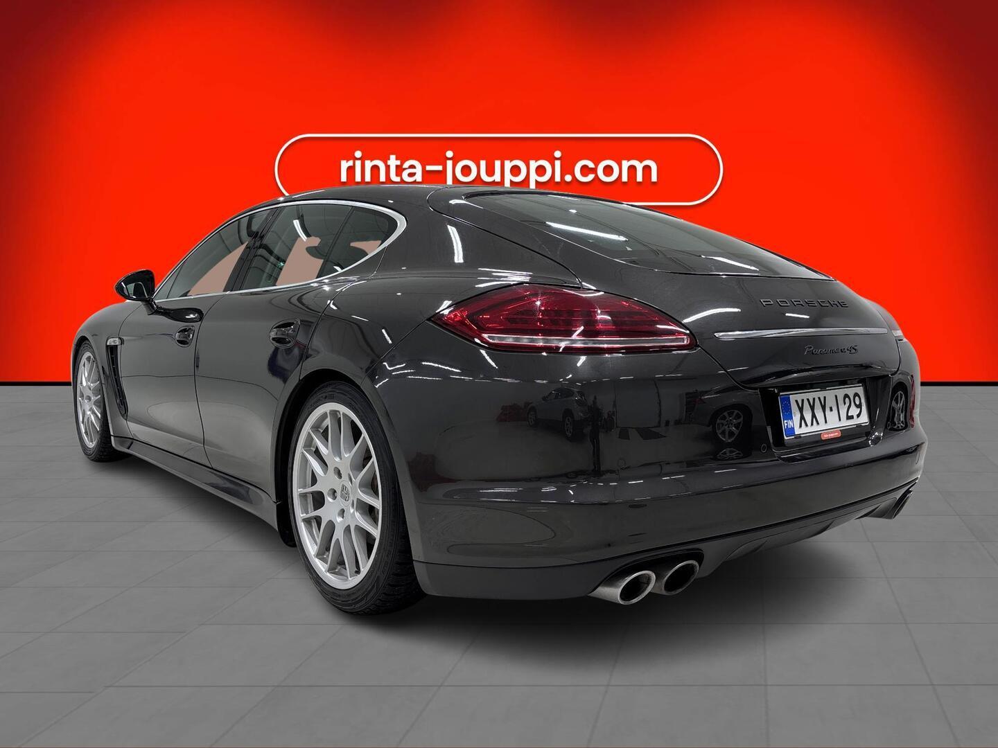 PORSCHE Panamera 2010