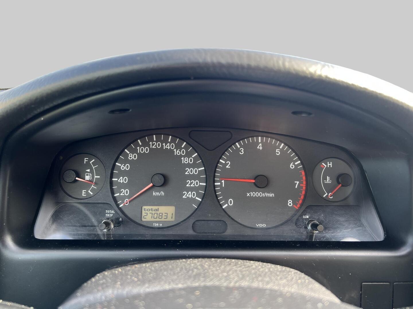 TOYOTA Avensis 2003