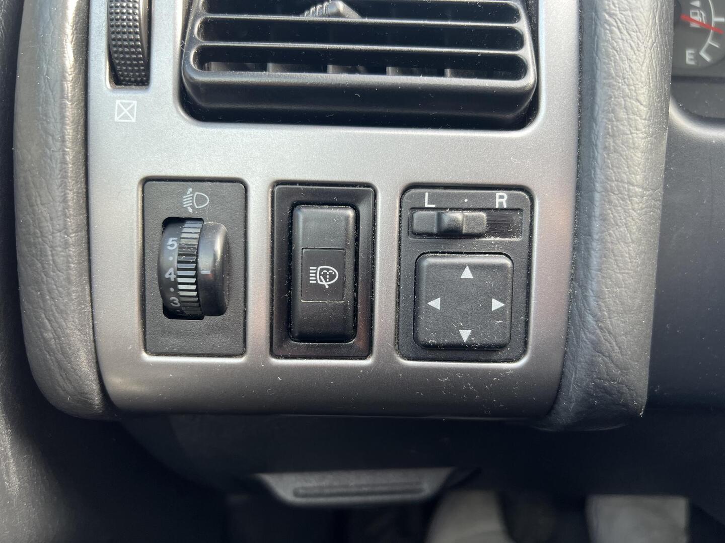 TOYOTA Avensis 2003