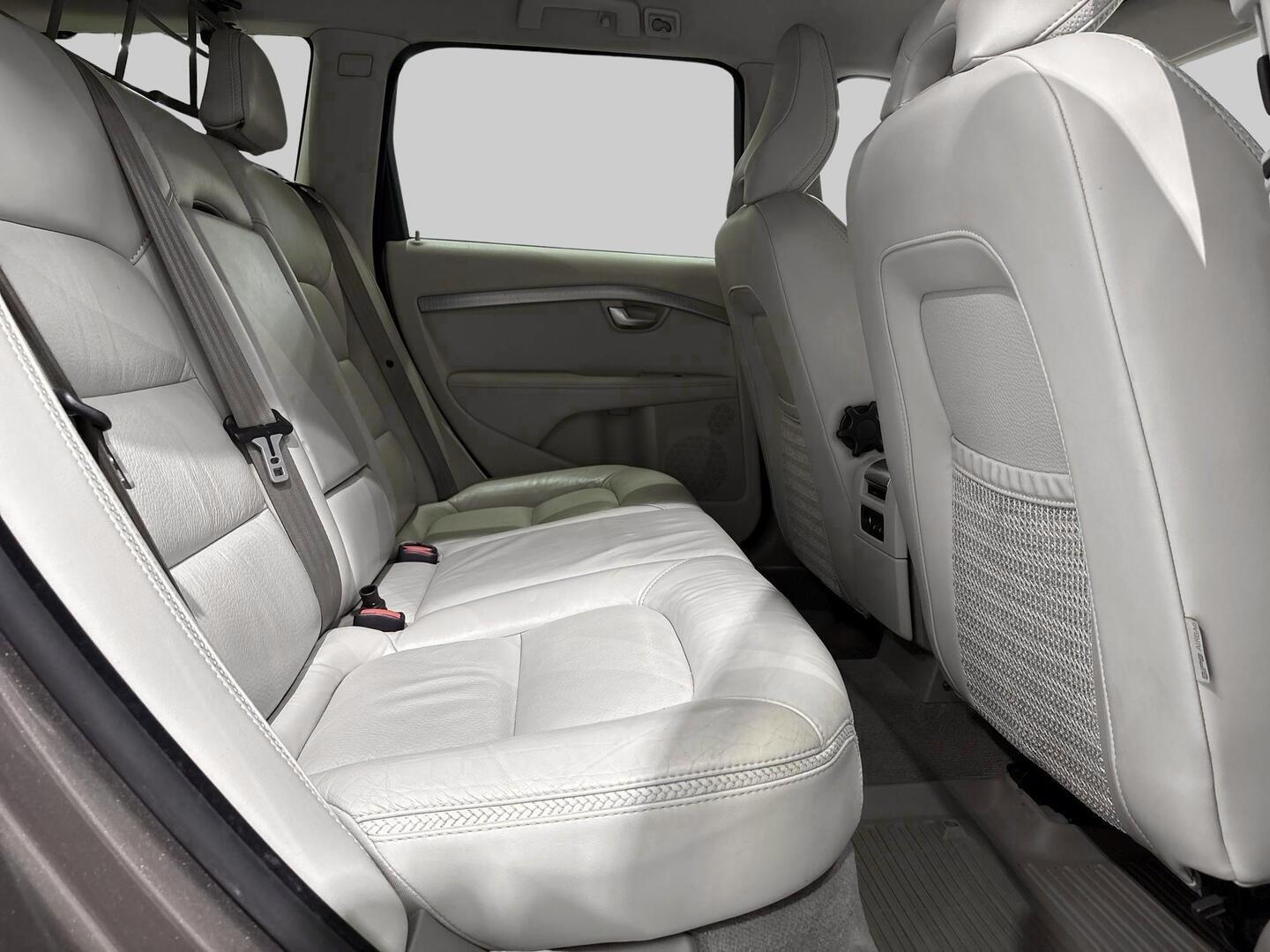 VOLVO XC70 2011