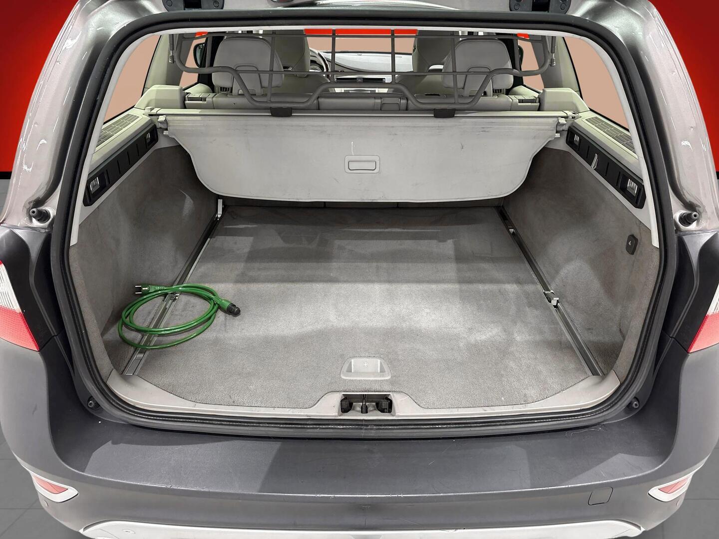 VOLVO XC70 2011