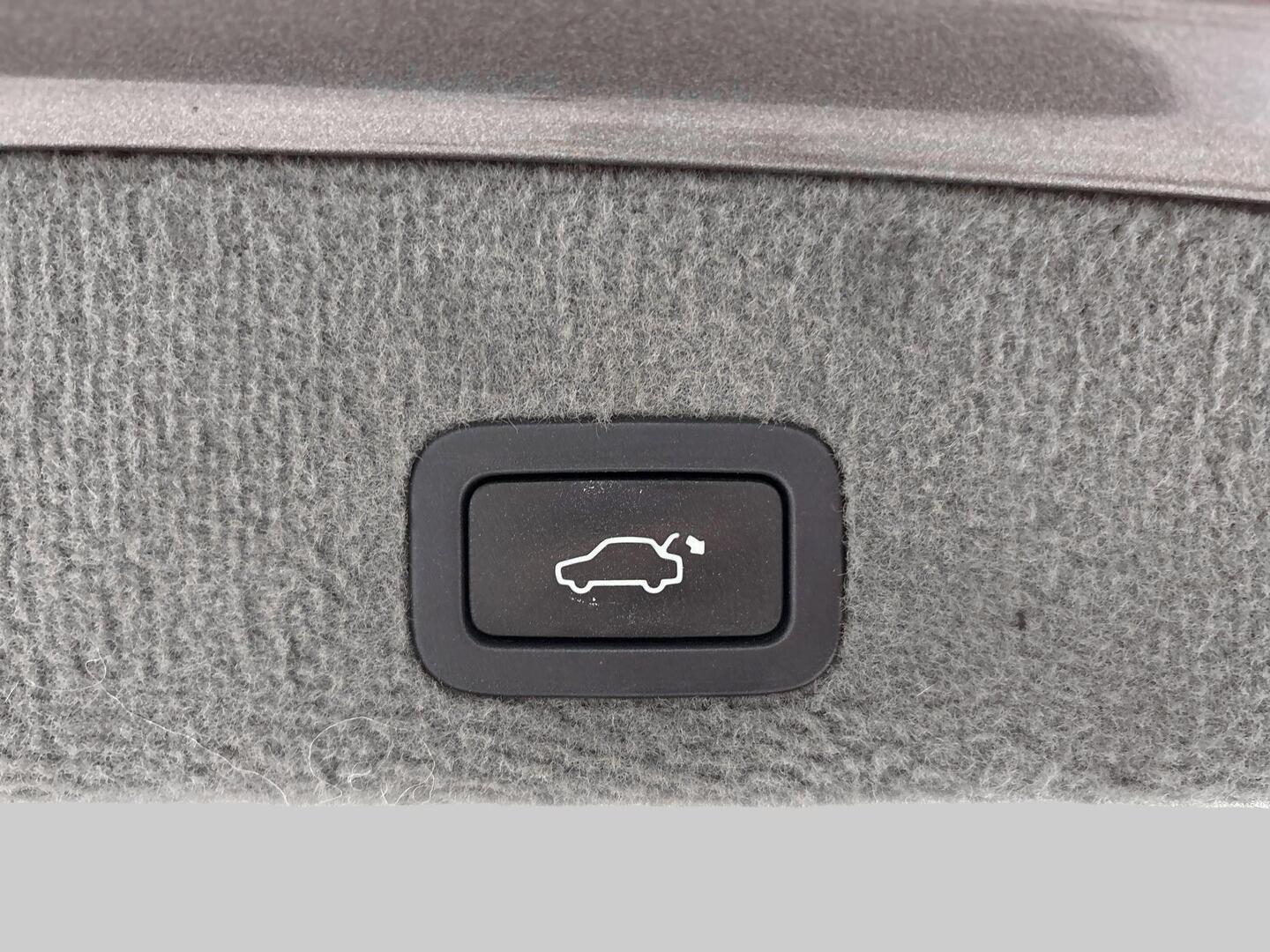 VOLVO XC70 2011