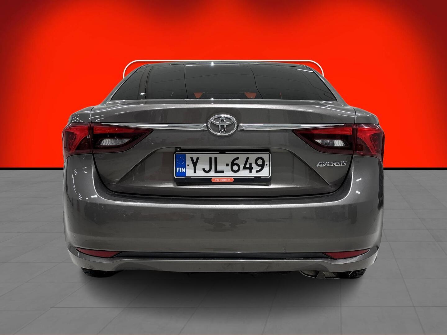 TOYOTA Avensis 2017