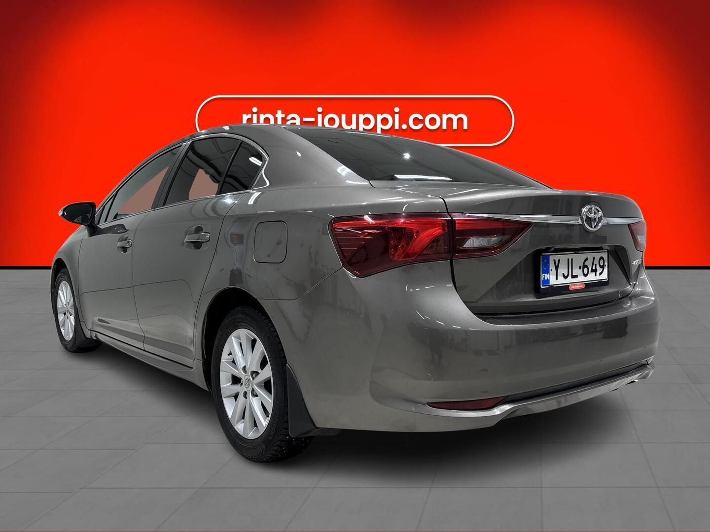 TOYOTA Avensis 2017