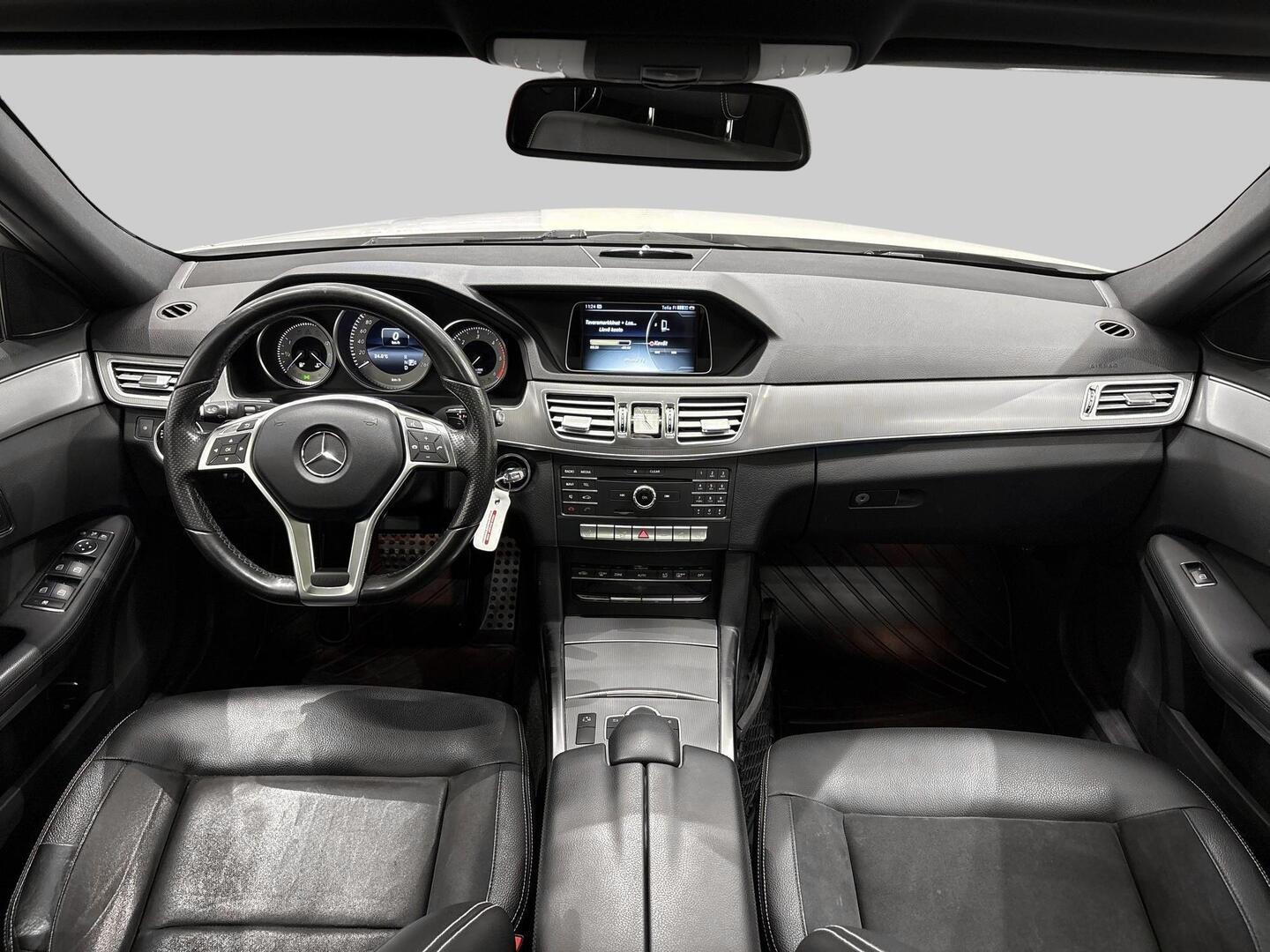 MERCEDES-BENZ E 2015