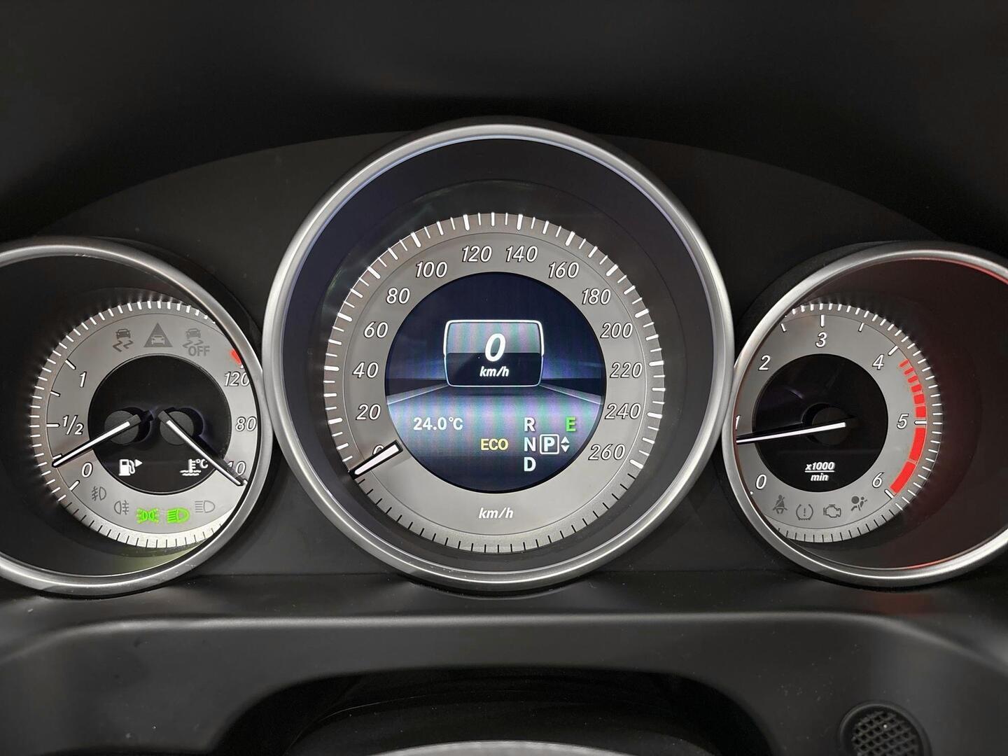 MERCEDES-BENZ E 2015