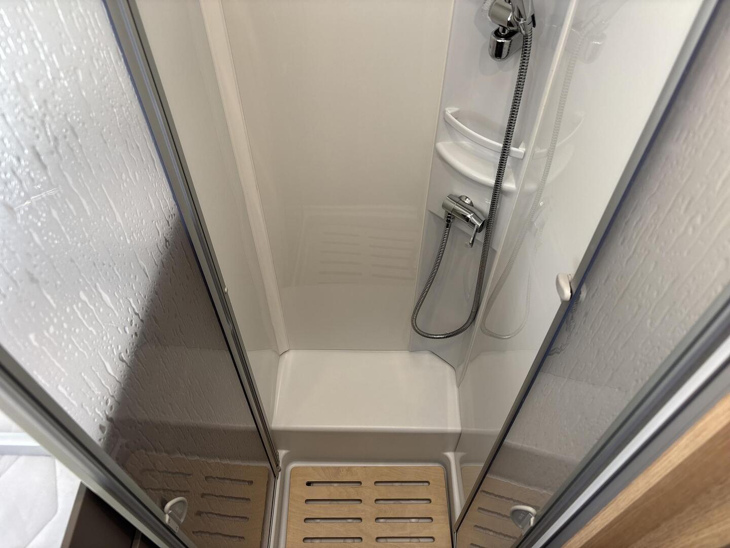 LMC Tourer Lift 730 G 2022