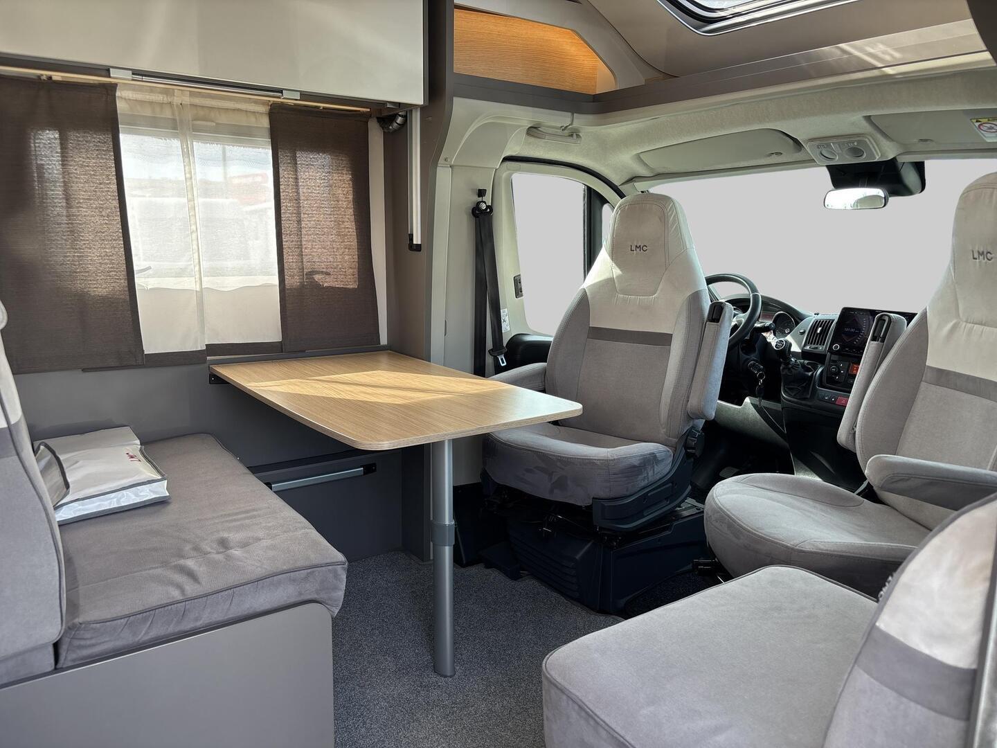 LMC Tourer Lift 730 G 2022