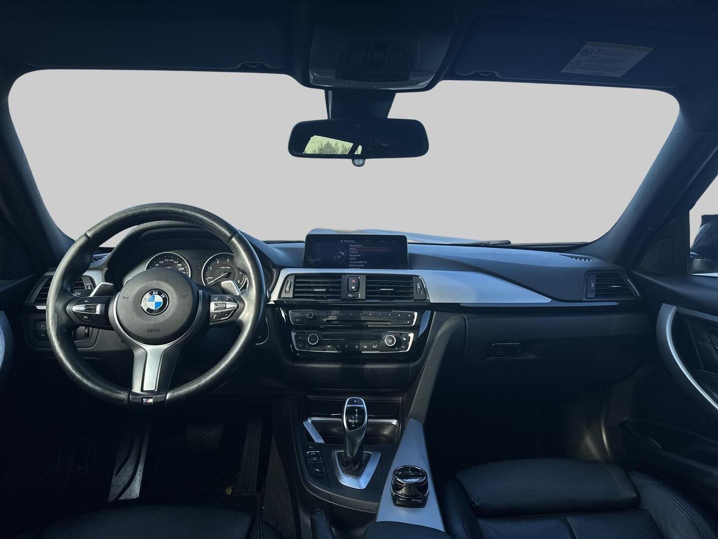 BMW 330 2013