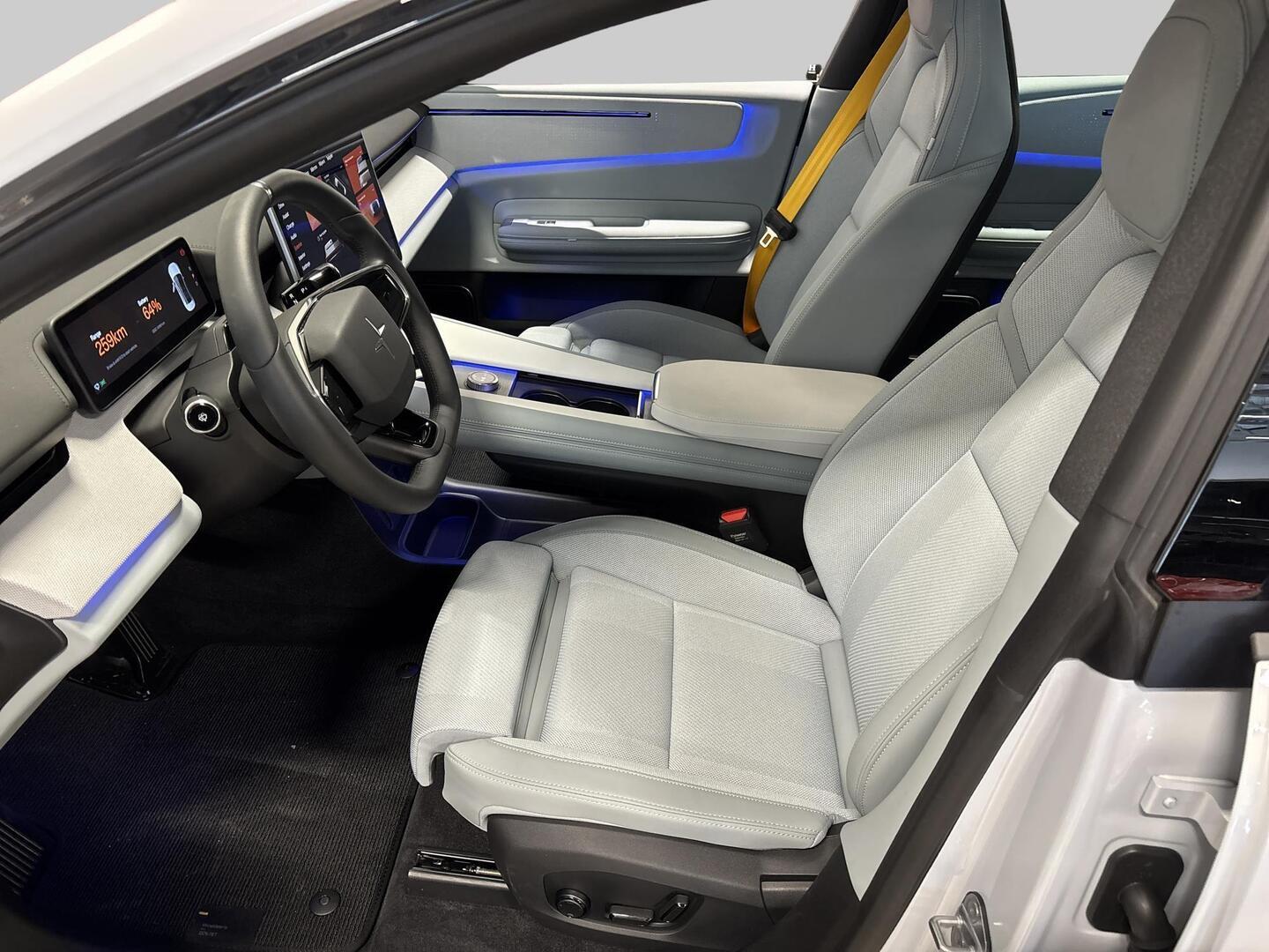 POLESTAR 4 2025
