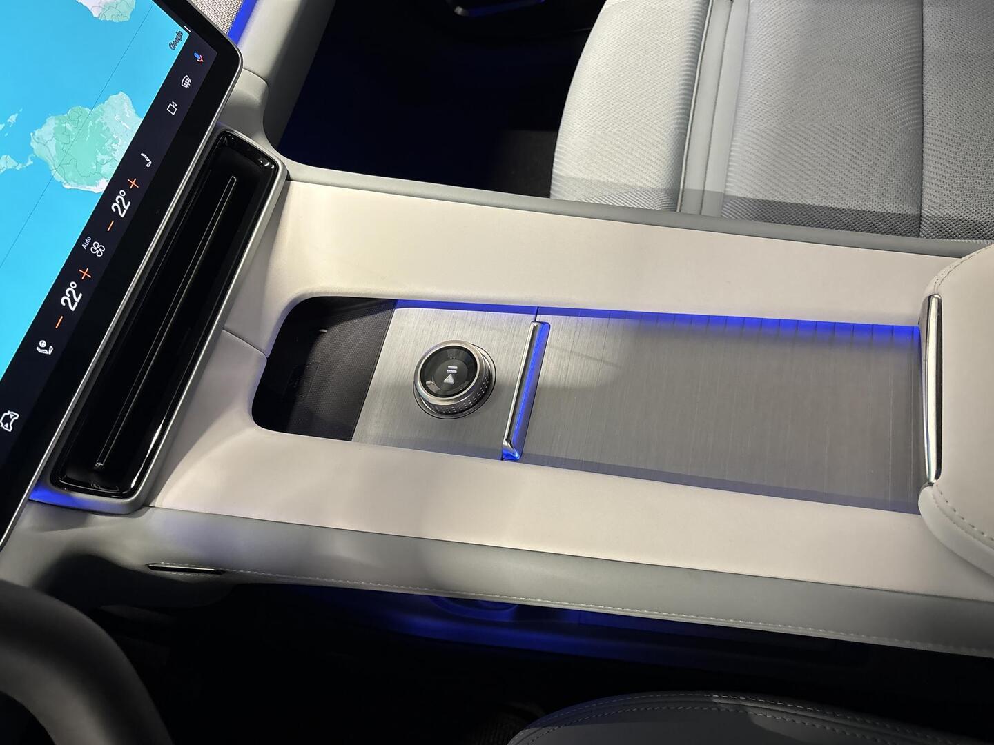 POLESTAR 4 2025