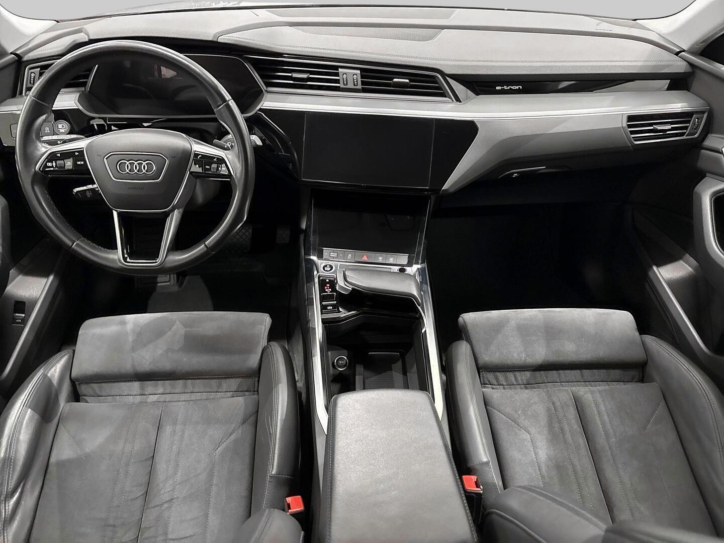 AUDI e-tron 2022