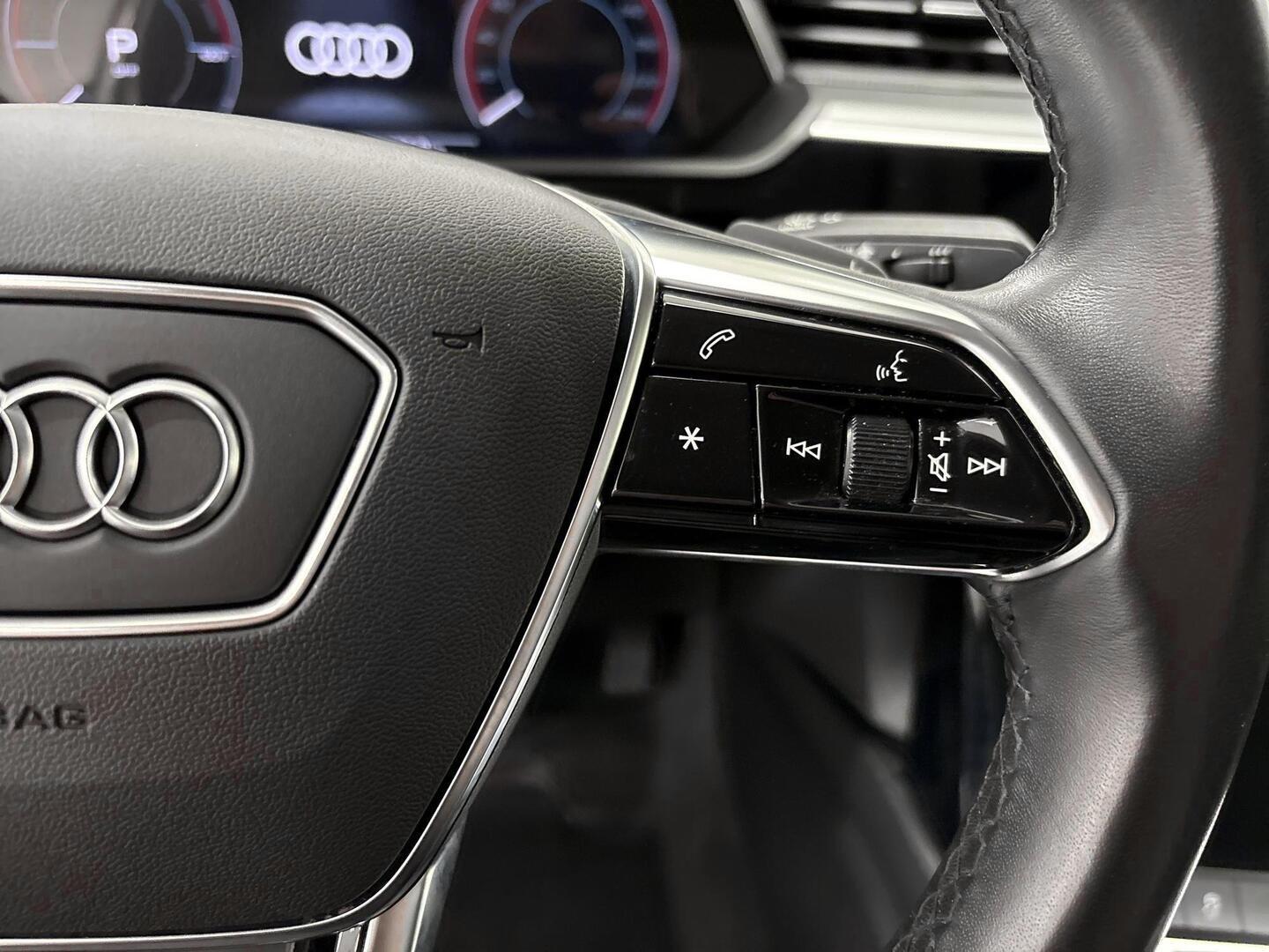 AUDI e-tron 2022