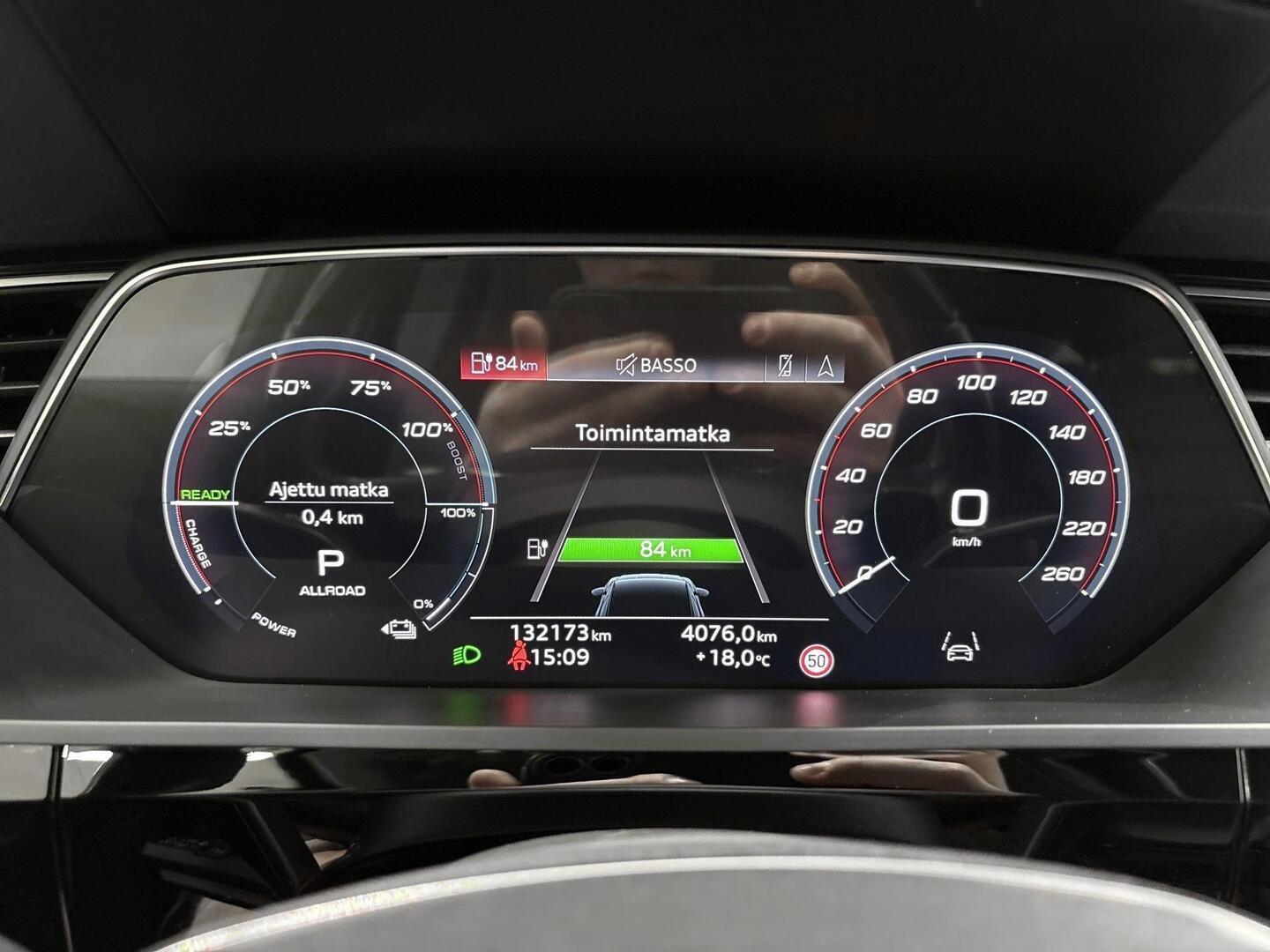 AUDI e-tron 2022