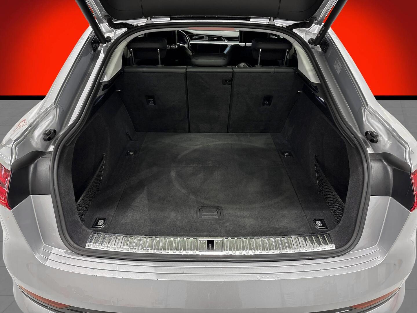 AUDI e-tron 2022