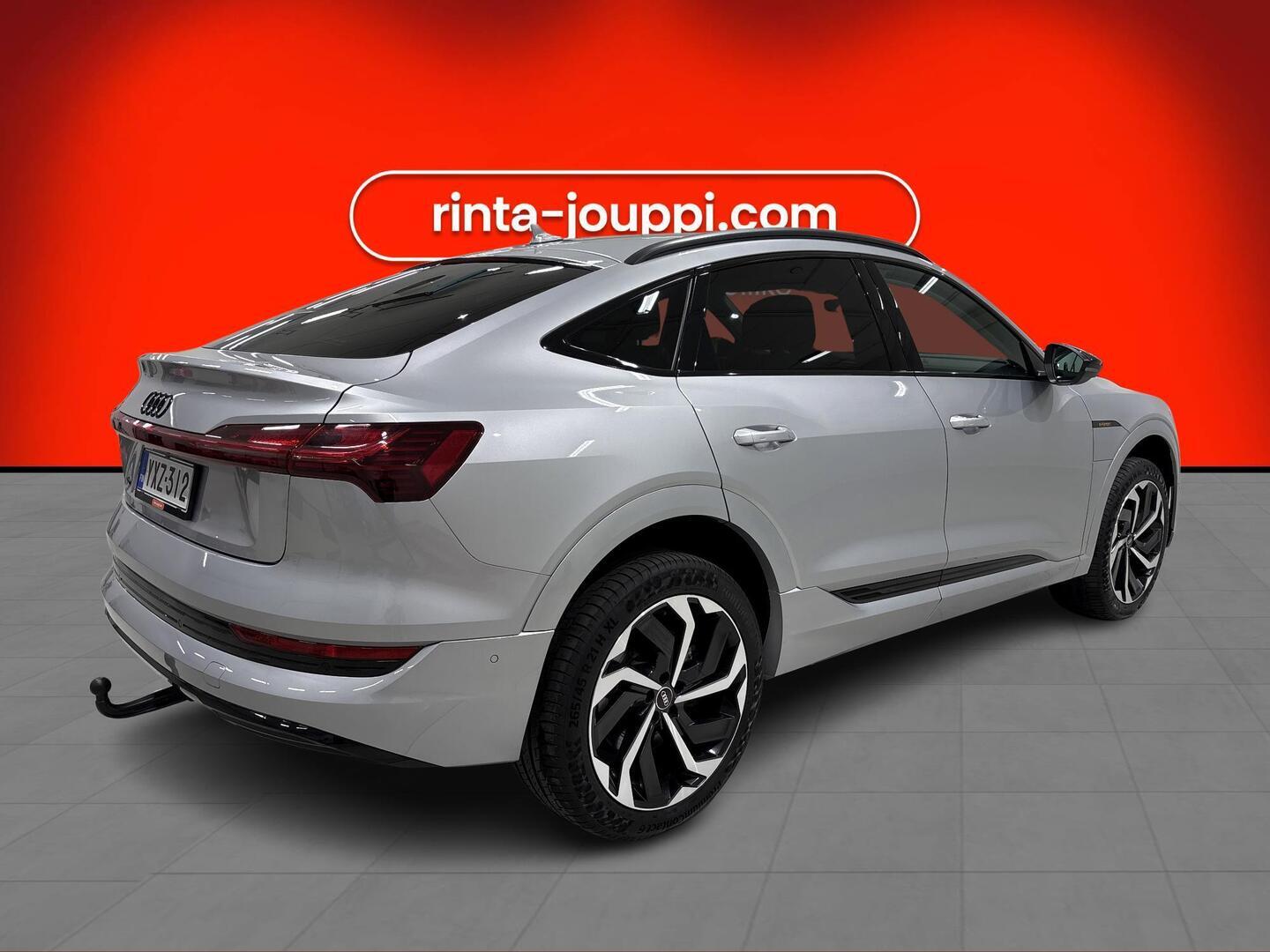 AUDI e-tron 2022