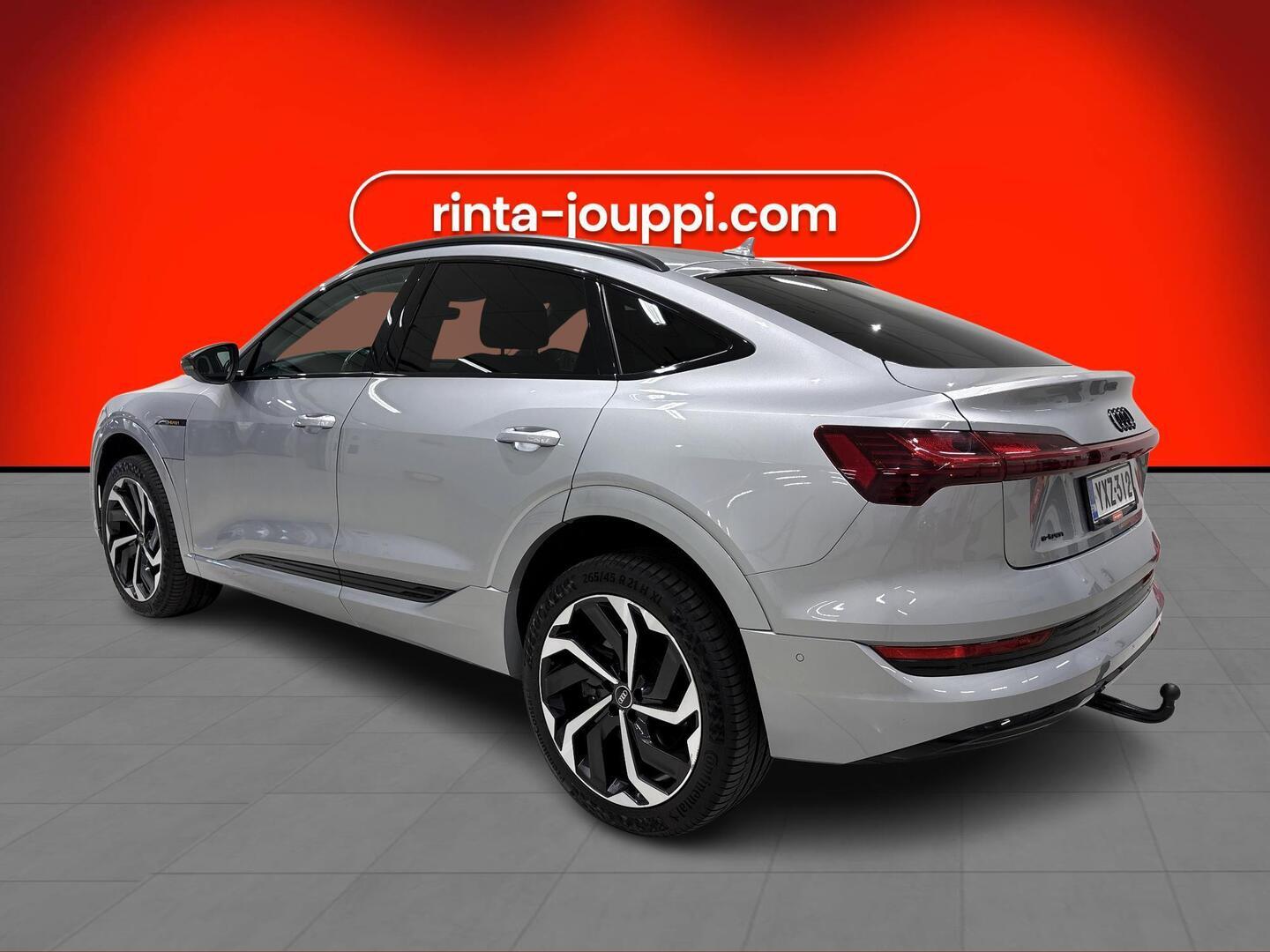 AUDI e-tron 2022