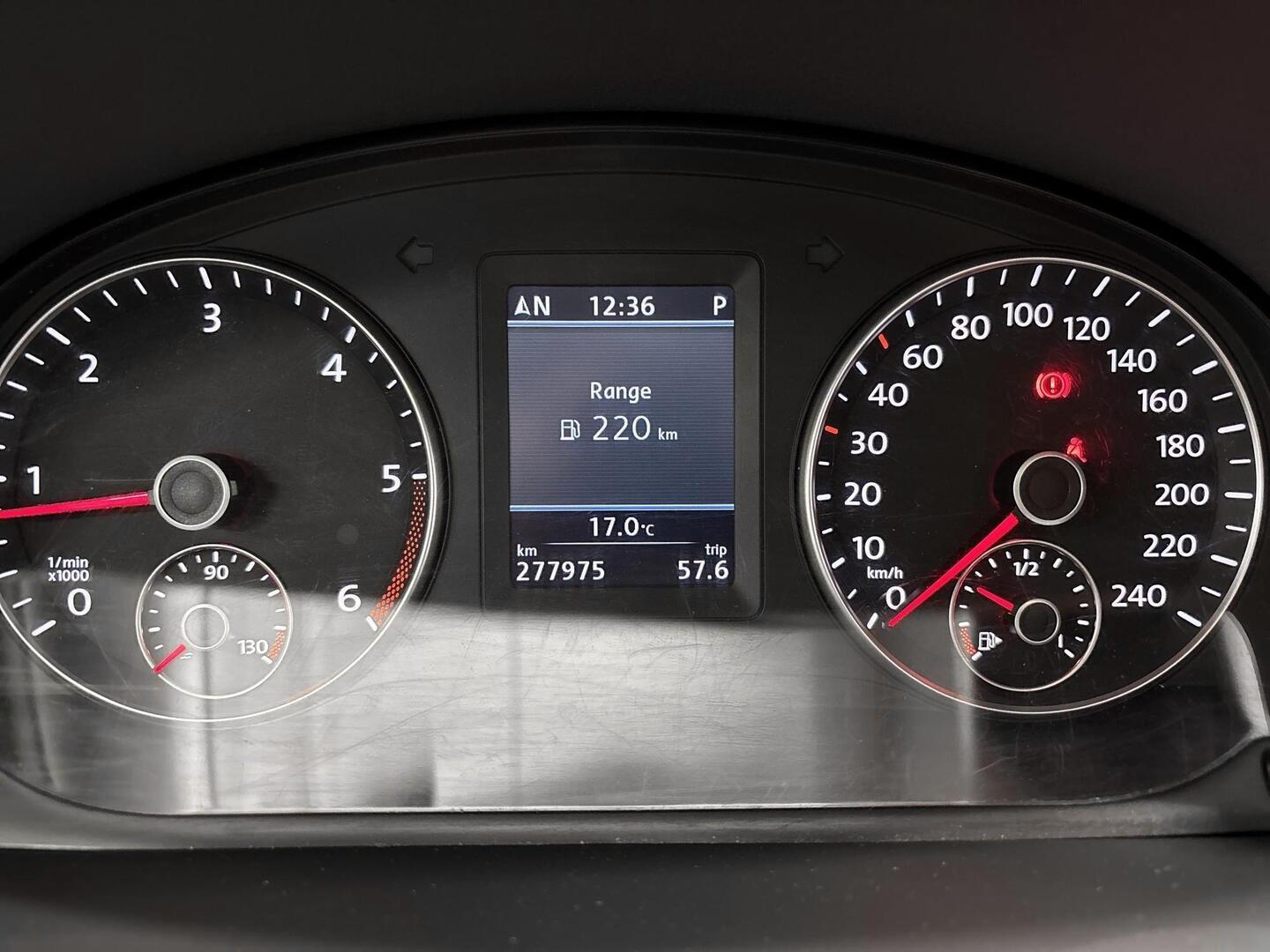 VOLKSWAGEN Touran 2011