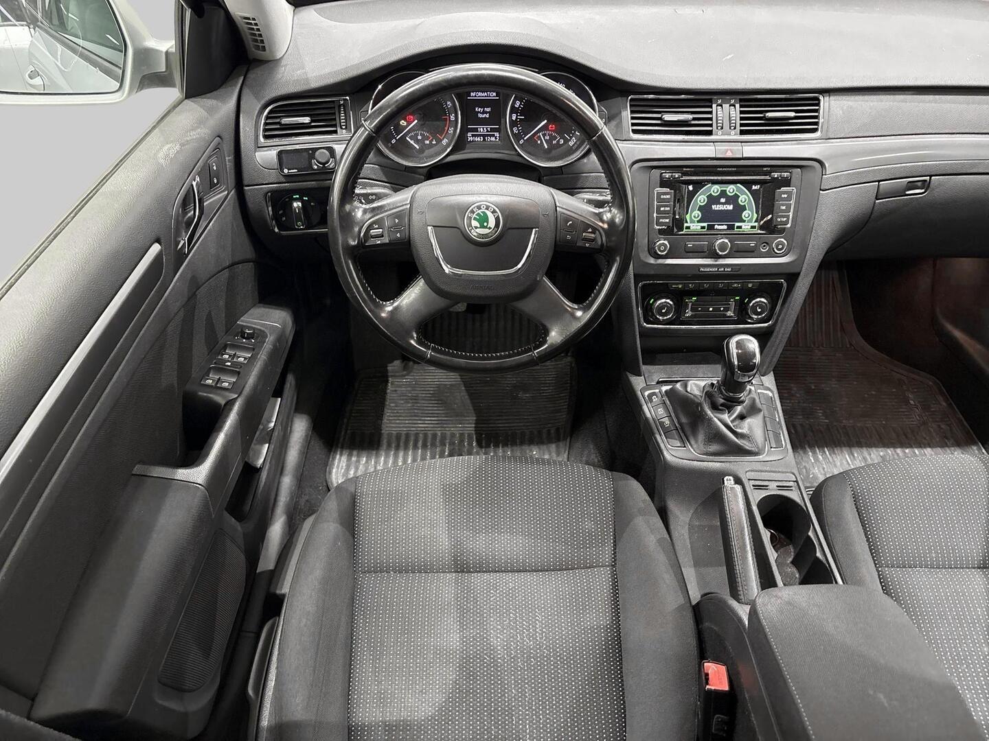 SKODA Superb 2012