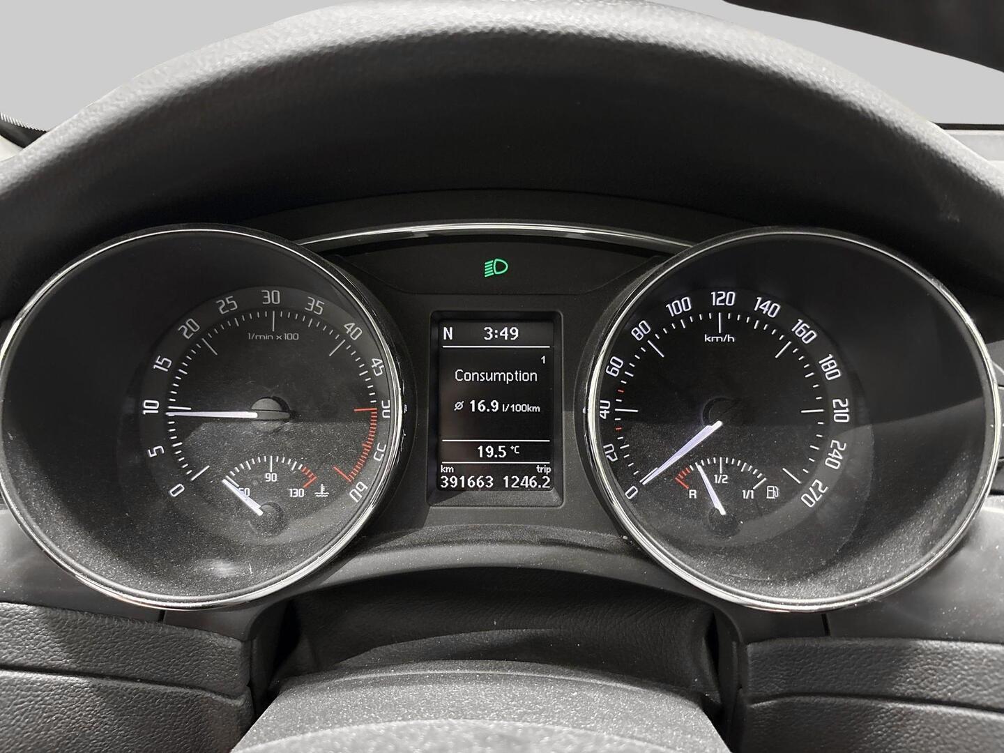 SKODA Superb 2012