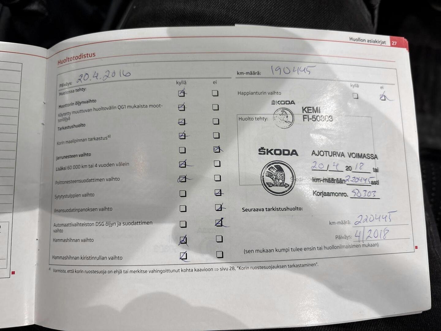 SKODA Superb 2012