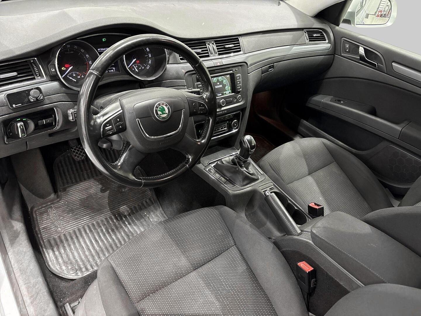 SKODA Superb 2012